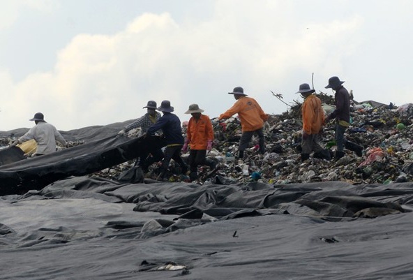 TP.HCM doi cong nghe xu ly rac tien tien thay vi chon lap hinh anh