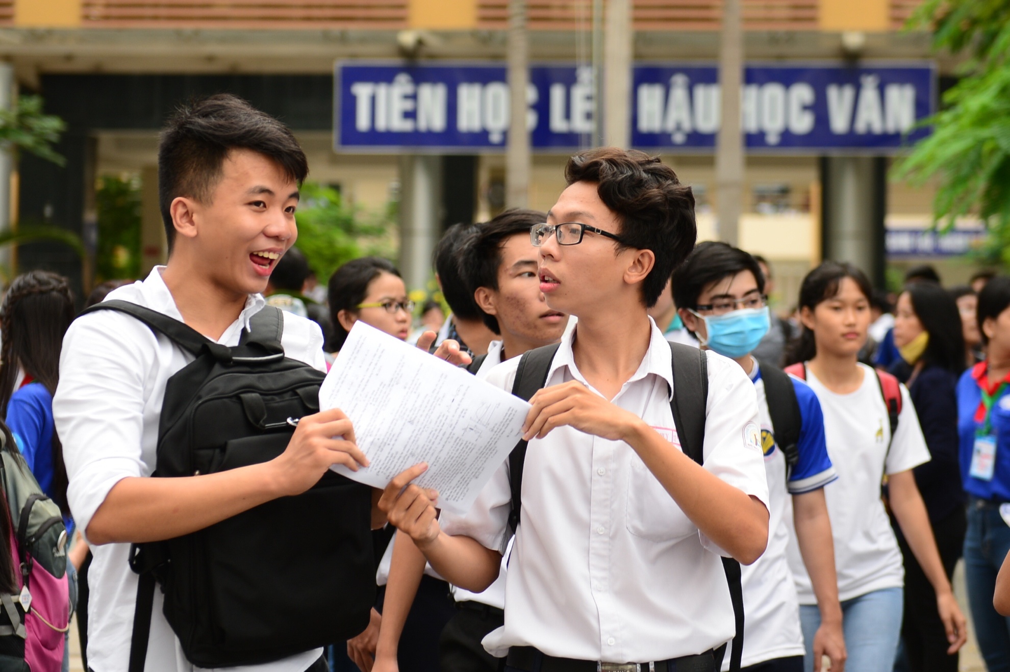 Hoc sinh TP.HCM thi thu THPT quoc gia theo phuong an moi hinh anh