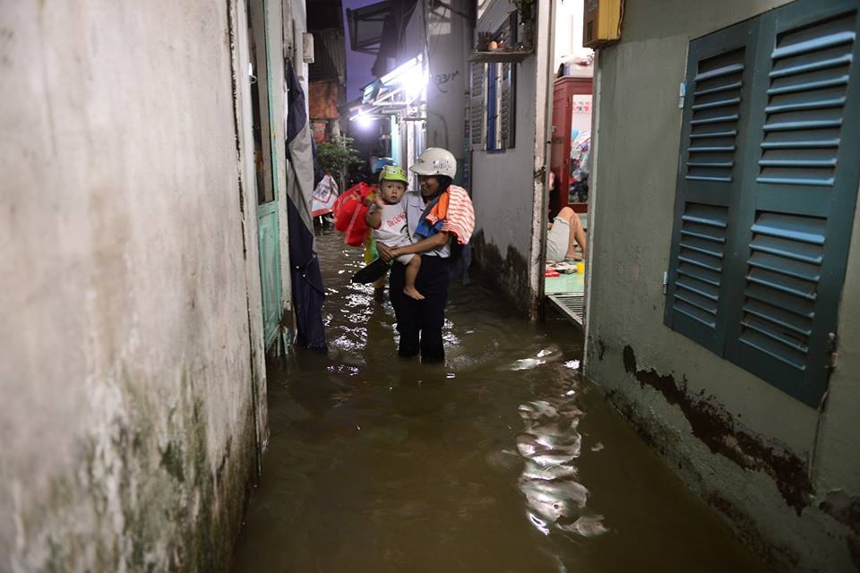 Sai Gon mua to duong ngap anh 6