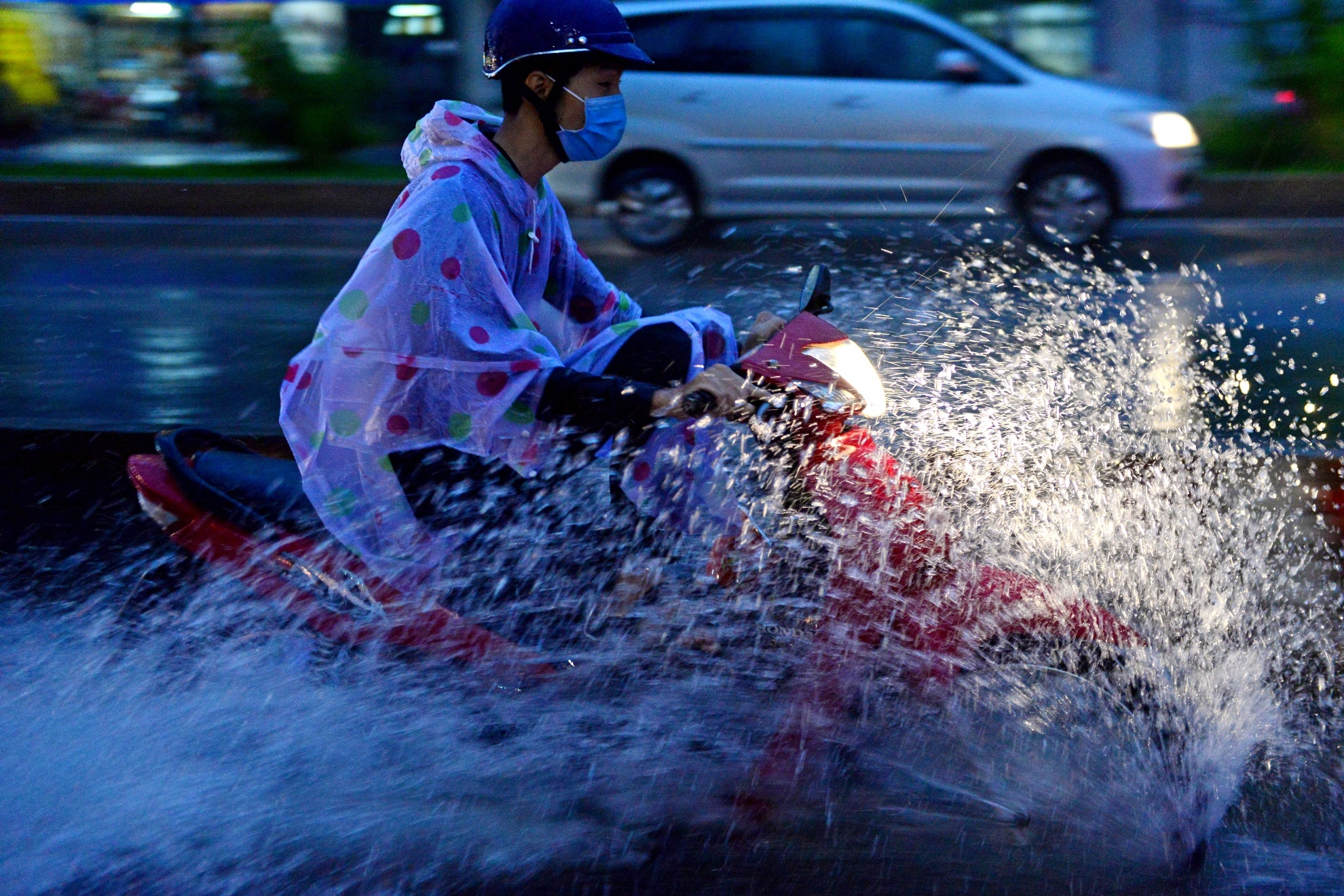 Trieu cuong o Sai Gon se dat dinh vao chieu nay hinh anh