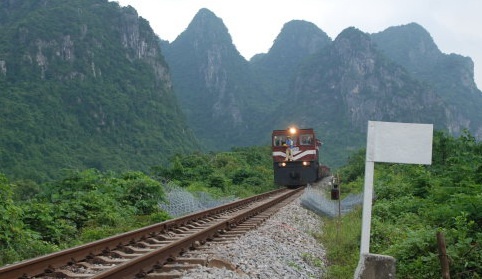 Thong tuyen duong sat Bac Nam hinh anh