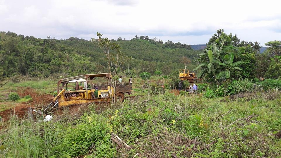 Chum anh hien truong vu ban sung anh 8