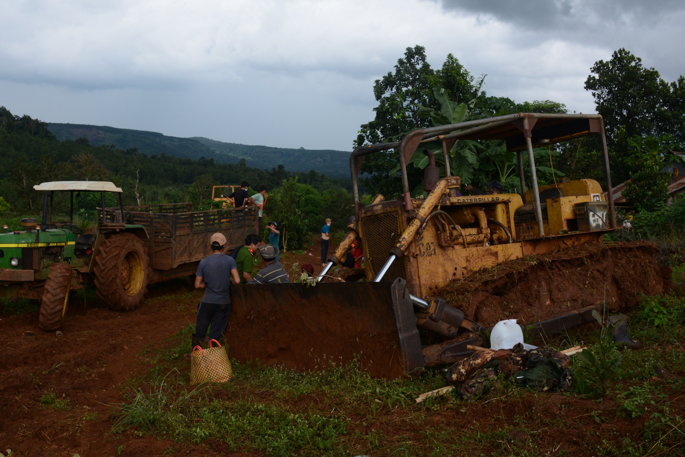 Tam giu chu vuon lien quan toi vu xa sung lam 3 nguoi chet hinh anh