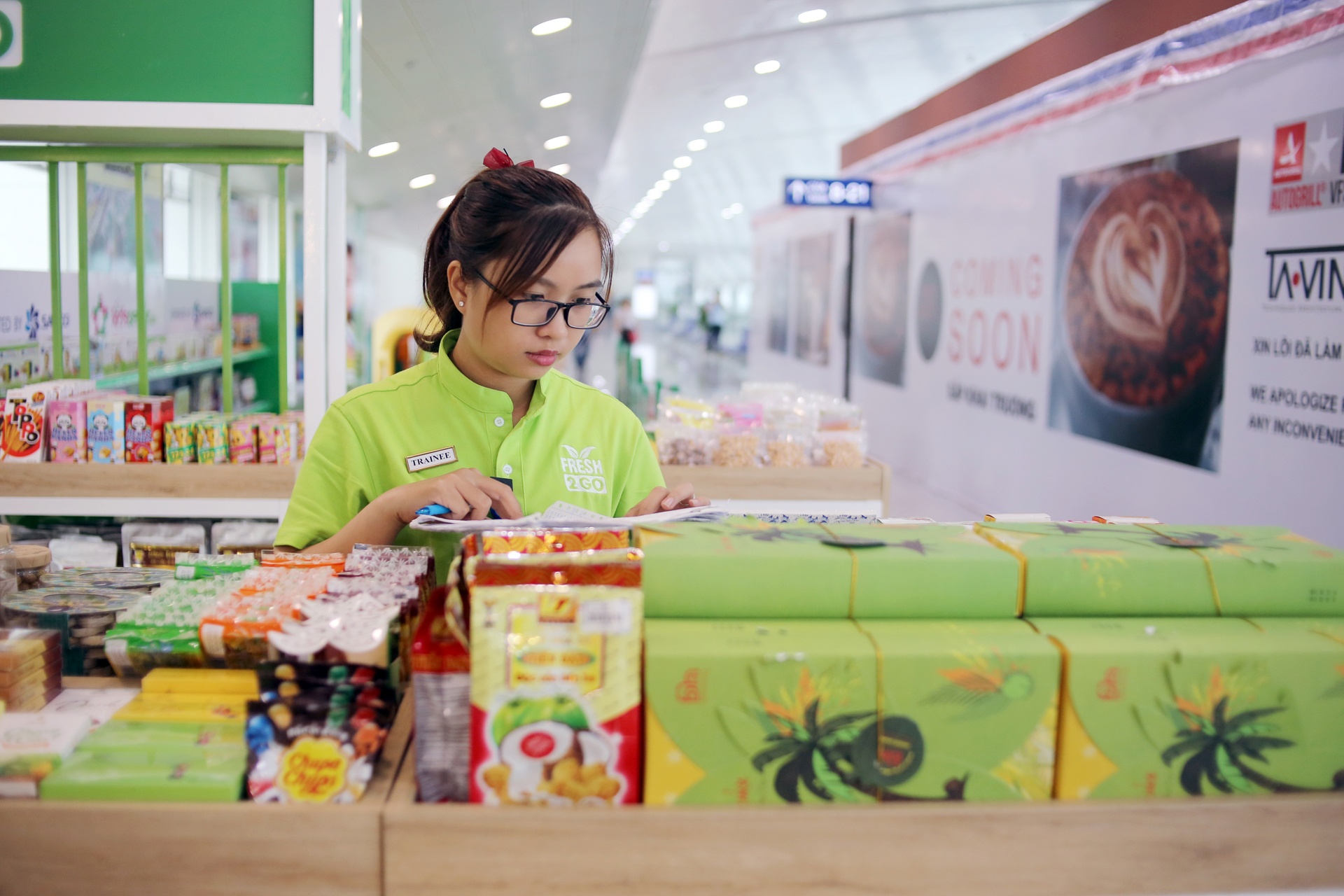 Khu nghi,  vui choi o san bay anh 14