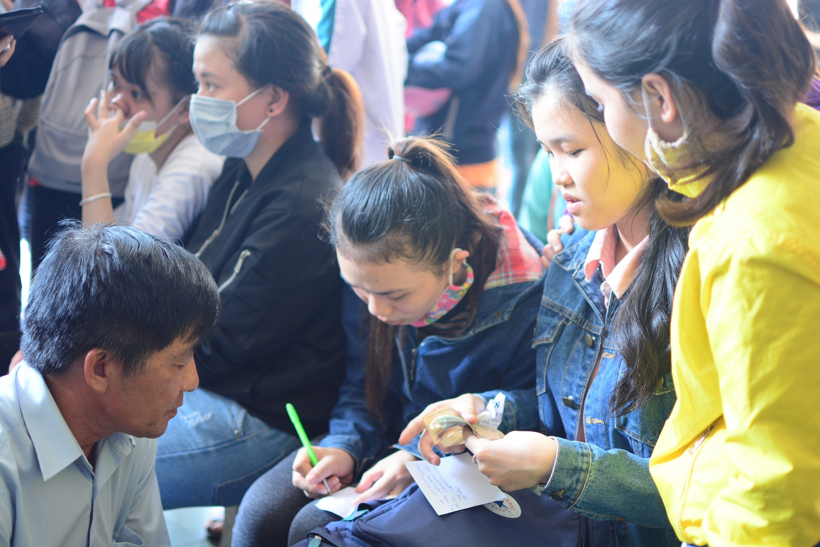 Xe khach chat luong ban ve tet anh 8