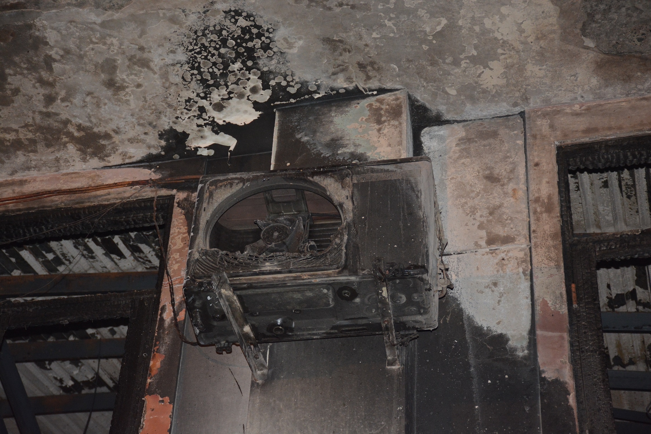 Hien truong vu chay 2 nguoi tu vong anh 10