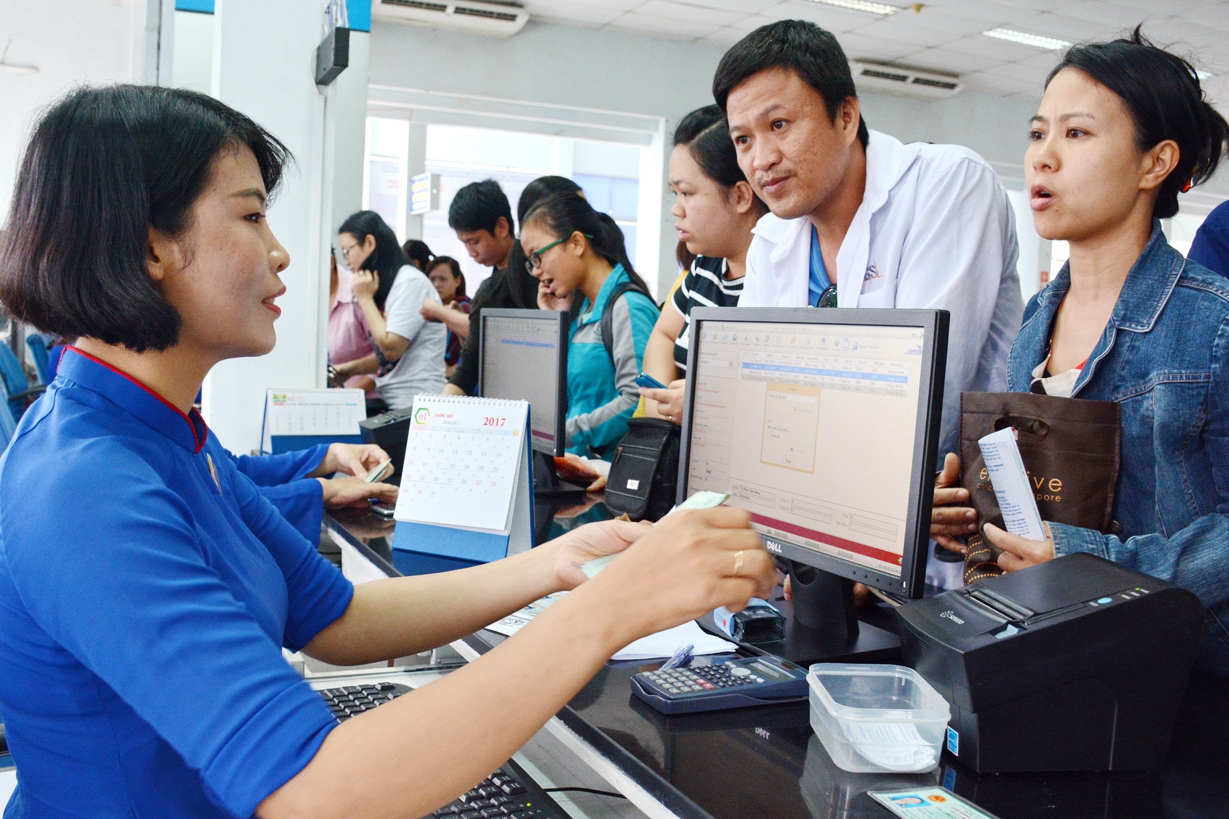 Vé tàu tết vẫn còn nhiều ảnh 1 Ve tau tet van con nhieu anh 1