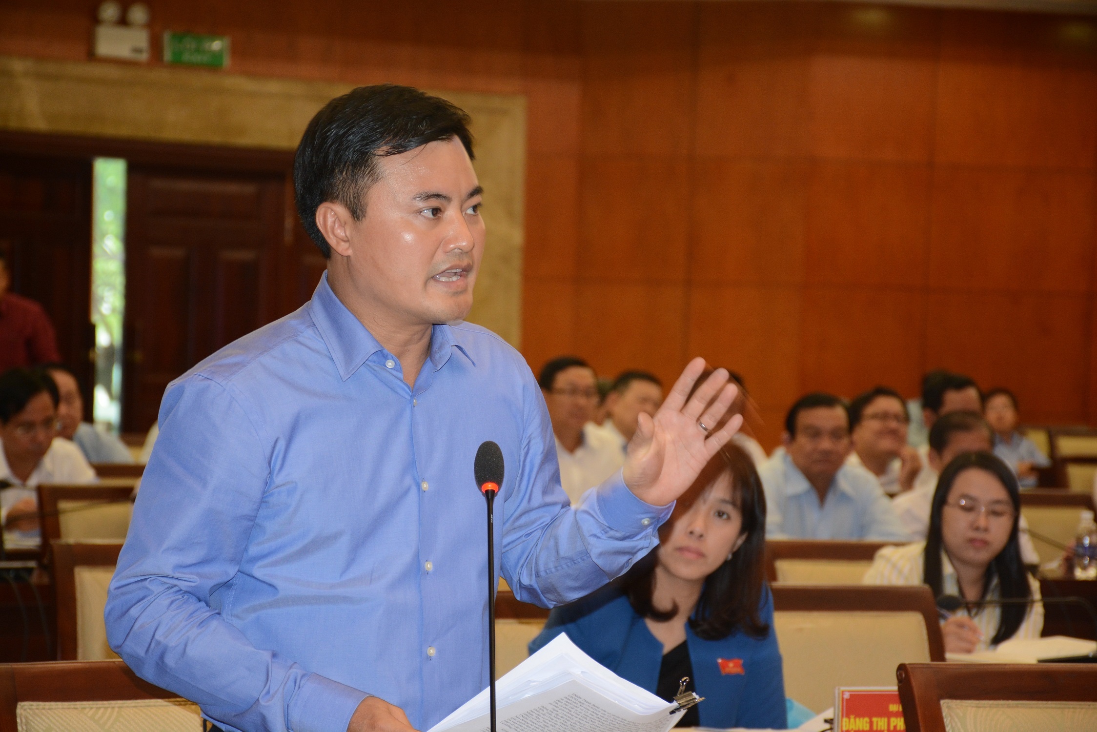 cat tro gia xe buyt anh 1