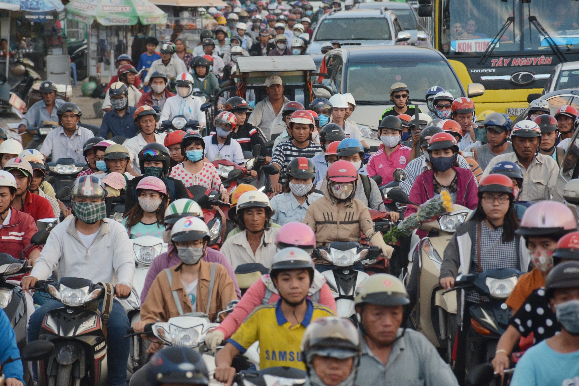 De xuat han che nhap xe may, oto ca nhan vao TP.HCM hinh anh