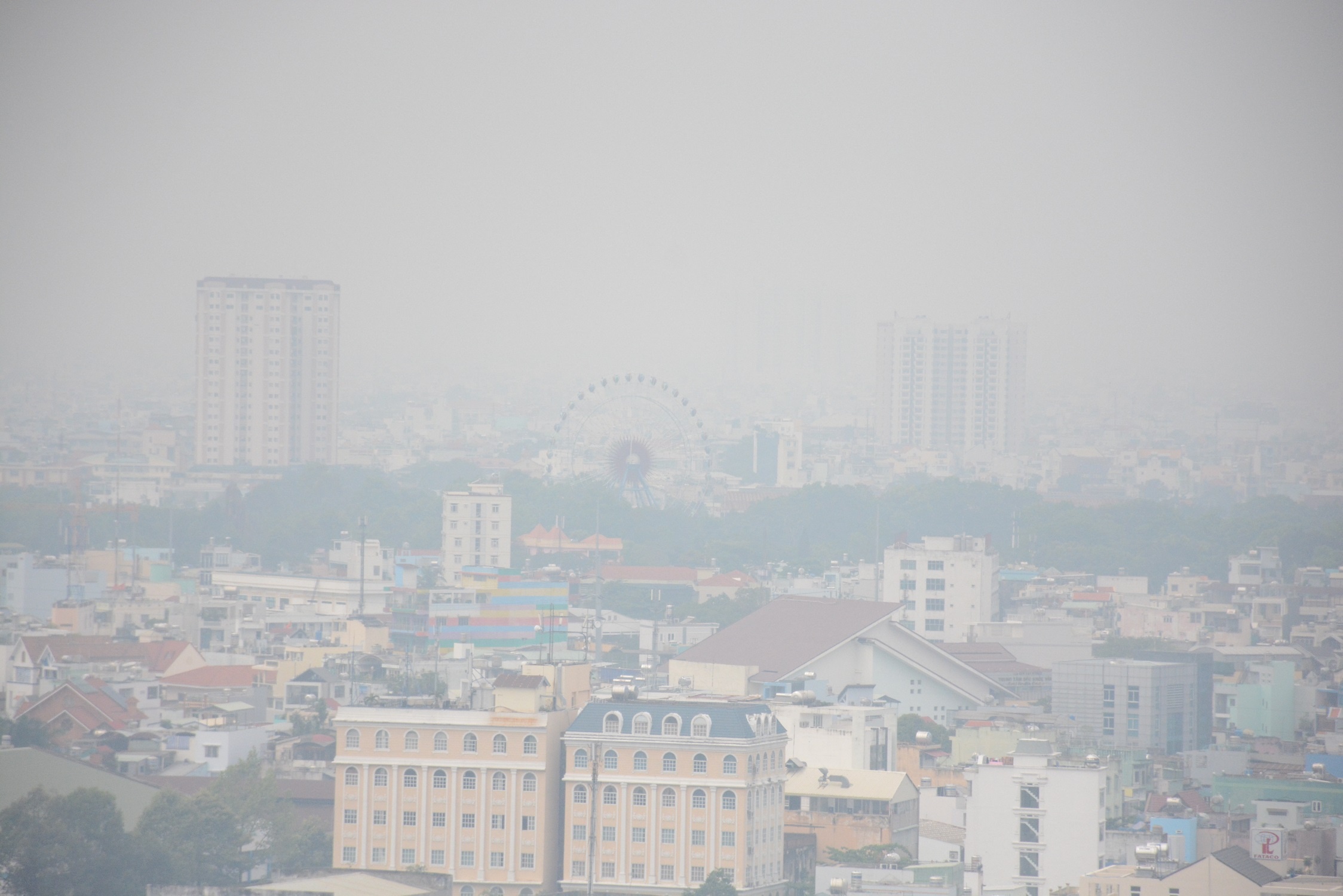 Sai Gon suong mu giua trua anh 1