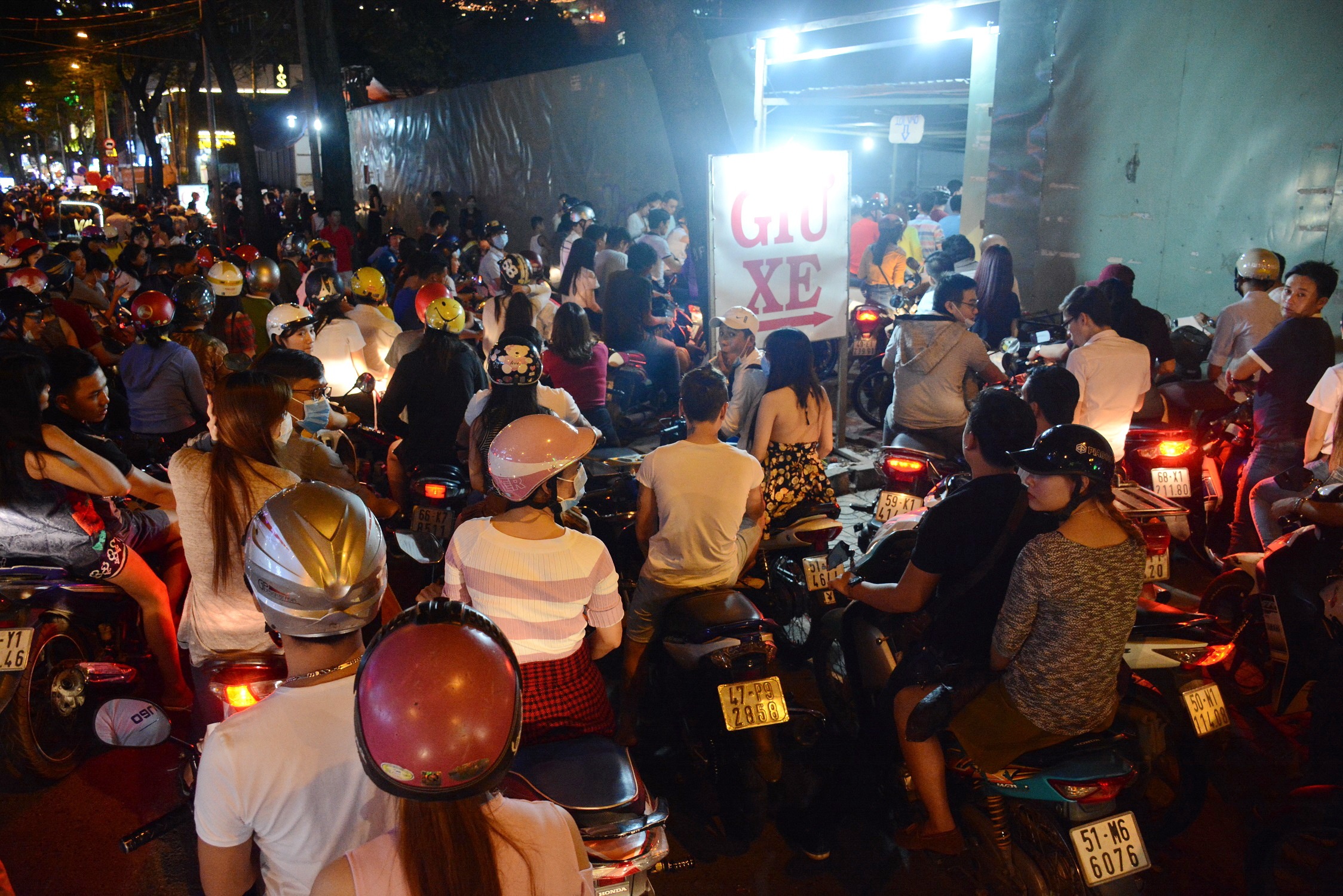 Giu xe may den 40.000 dong/chiec o trung tam Sai Gon hinh anh