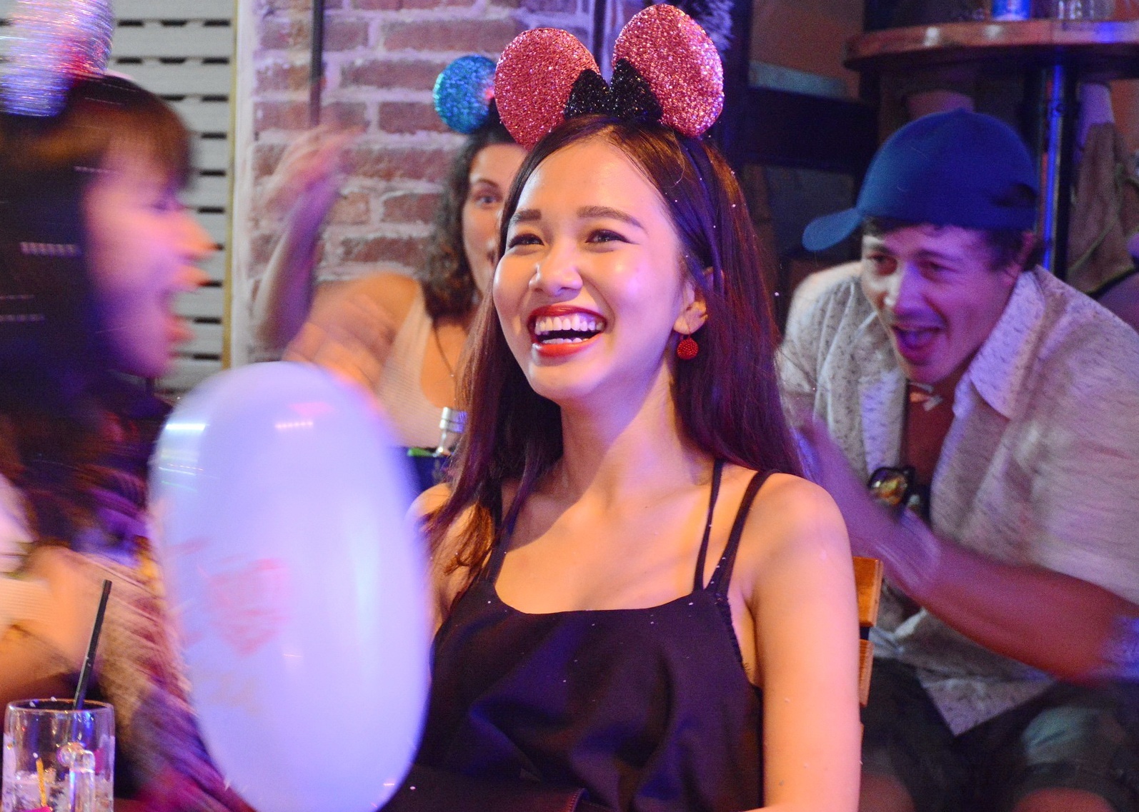 Xếp hàng dài gửi xe ảnh 2 Xep hang dai gui xe anh 2