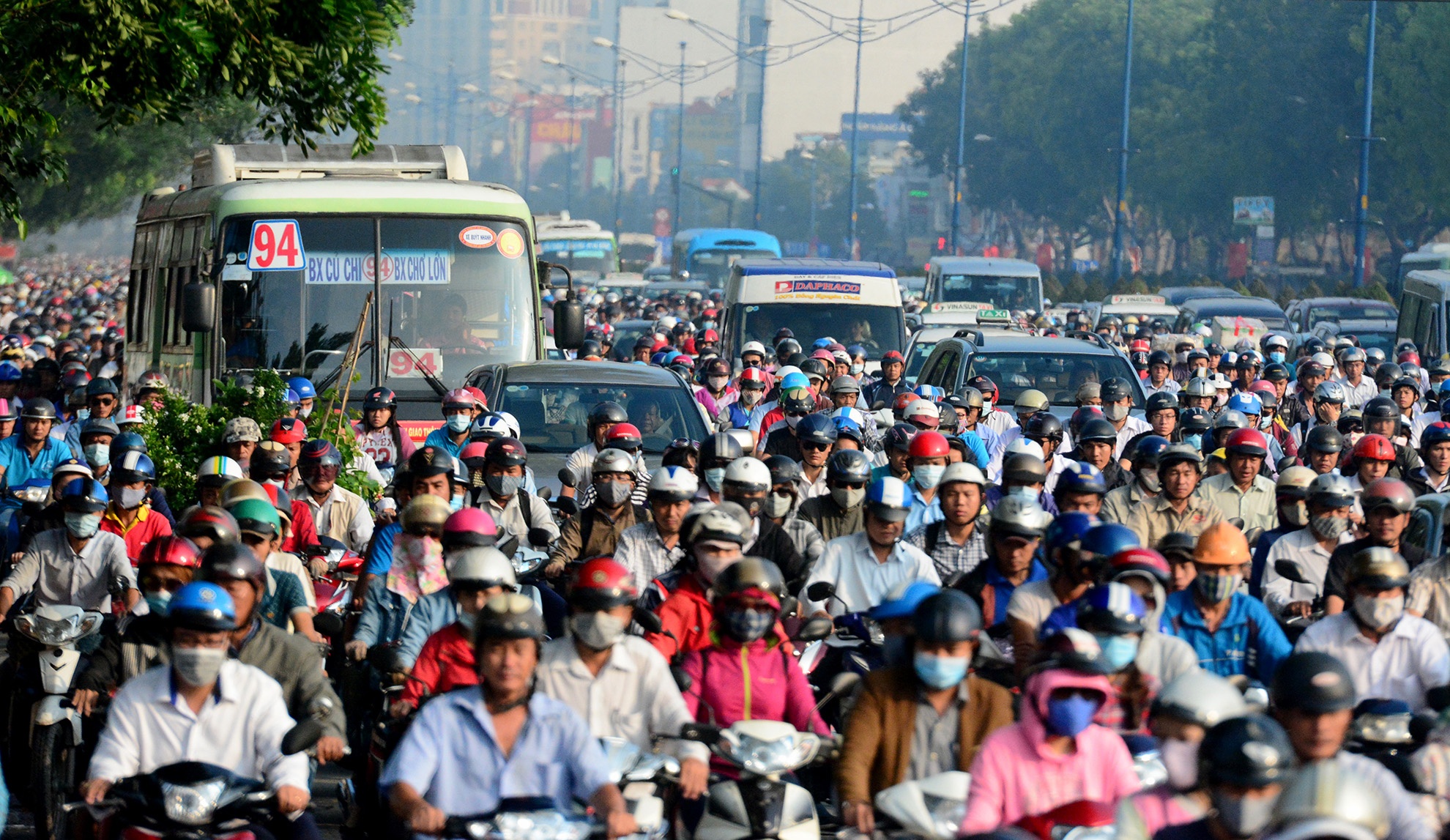 Duong tu Sai Gon ve que don Tet Dinh Dau tranh ket xe hinh anh