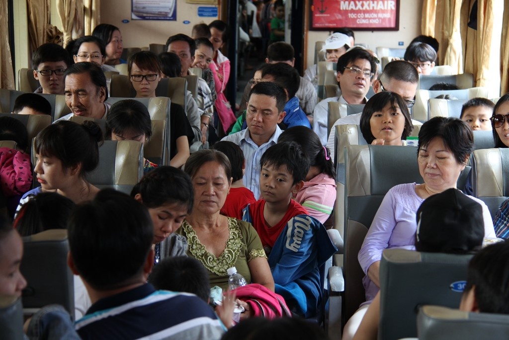 Dam bao an toan nguoi dan ve Tet anh 1