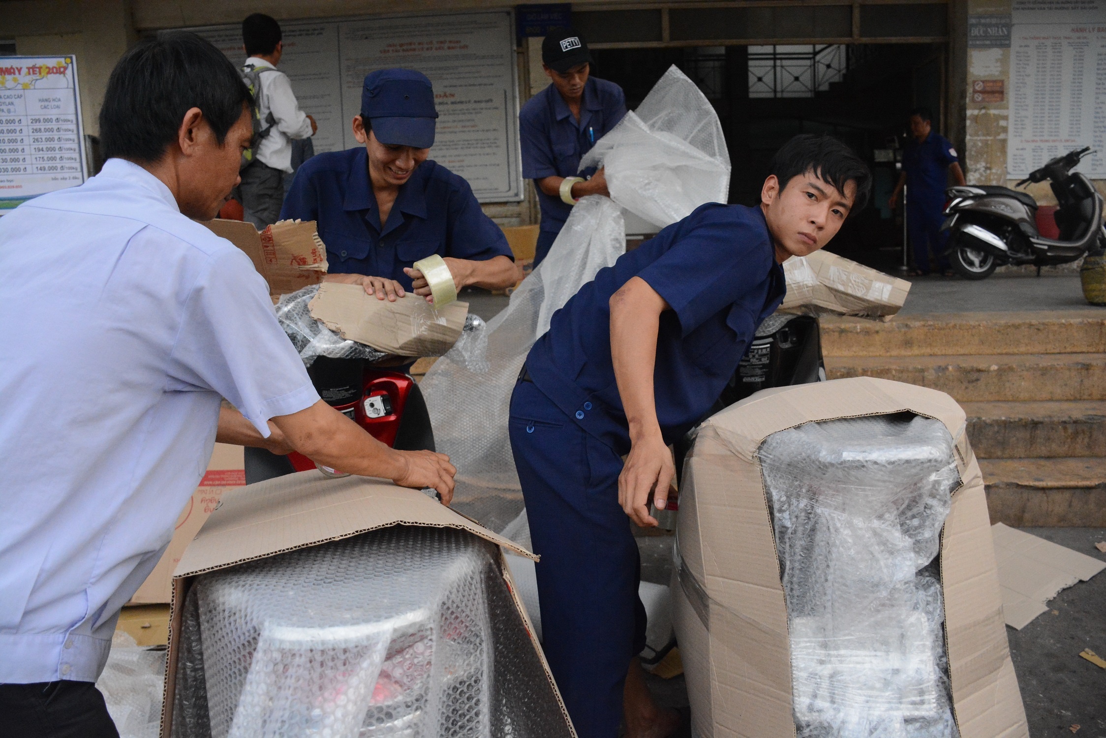 Ga Sai Gon van con nhieu ve Tet ve cac tinh mien Trung hinh anh