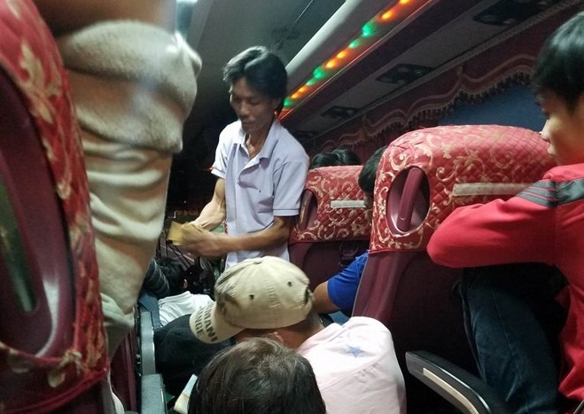 20 gio tren chuyen xe vuot 1.000 km ve que don Tet hinh anh