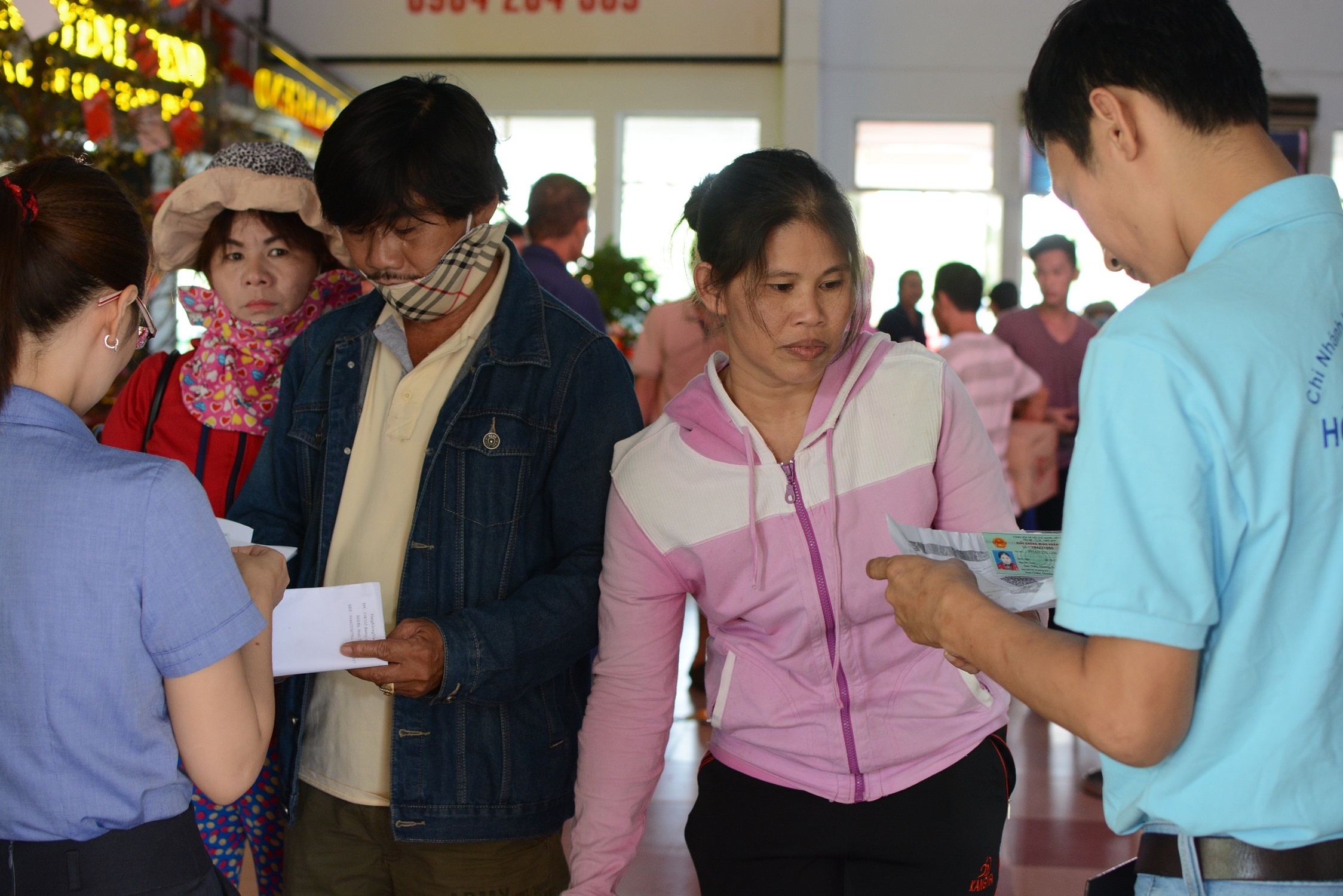 Phát hiện nhiều vé tàu giả ảnh 2 Phat hien nhieu ve tau gia anh 2