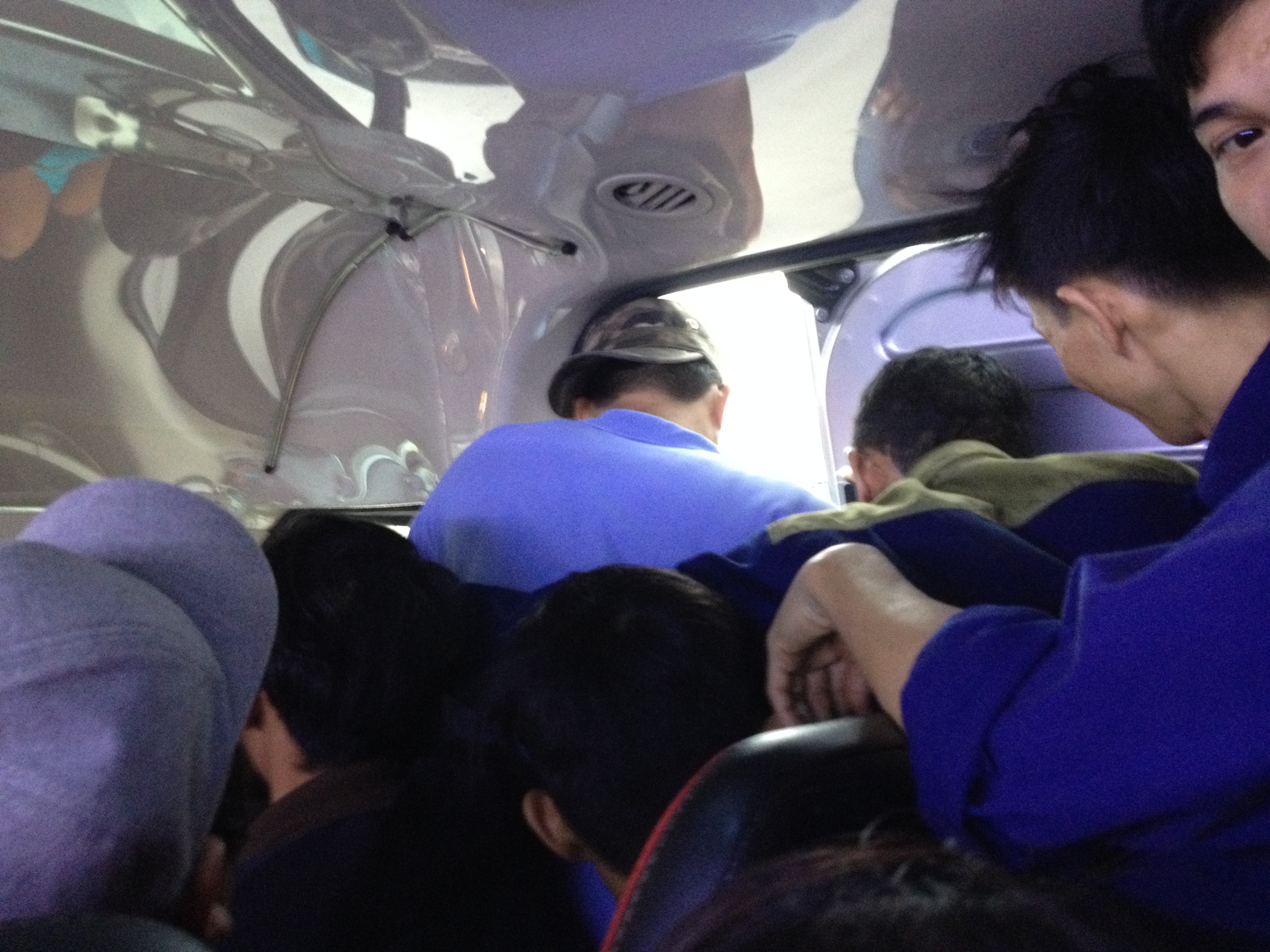 Xe 16 cho nhet 30 nguoi anh 2