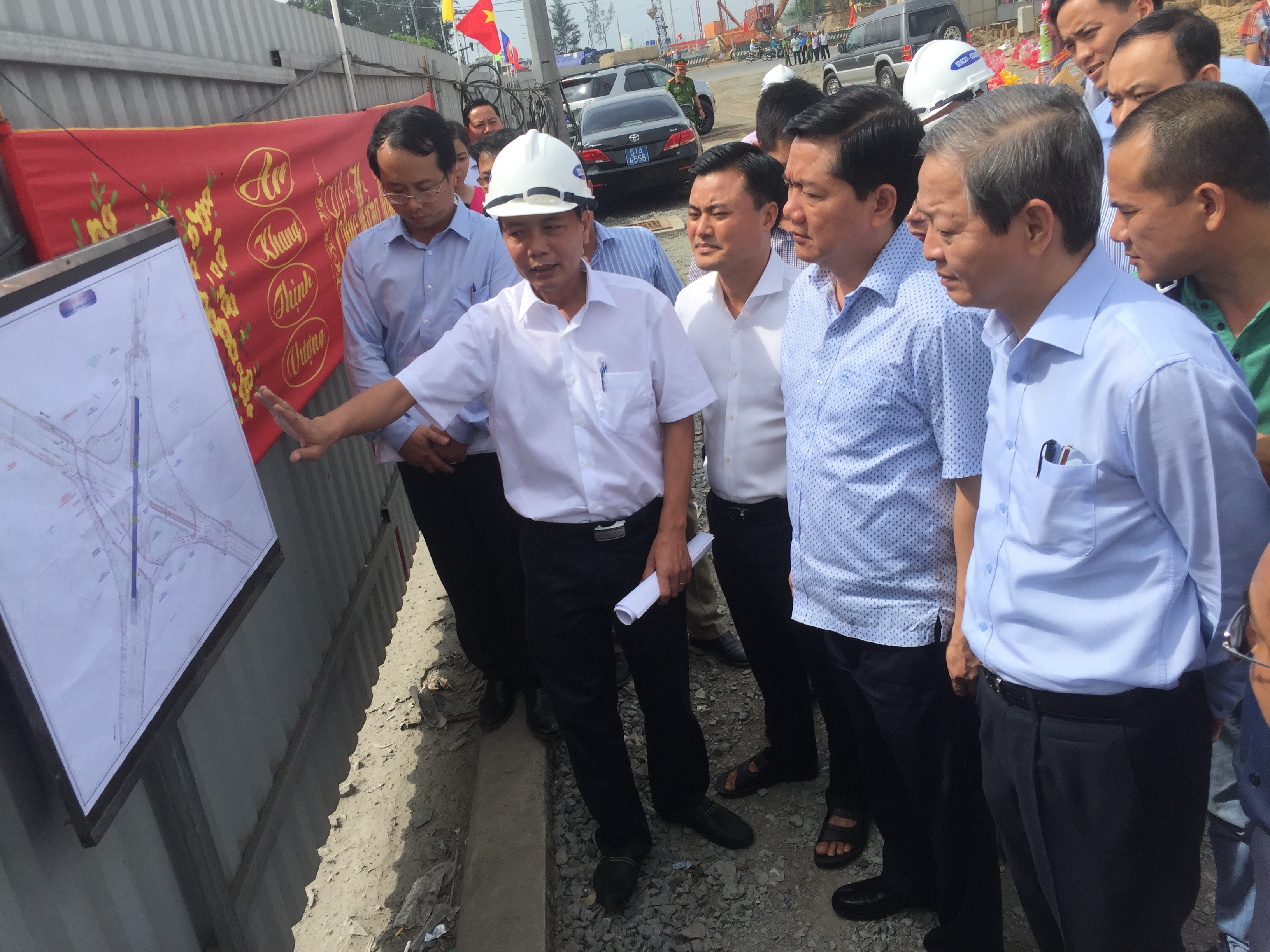 Bi thu Thang tham nut giao My Thuy anh 2