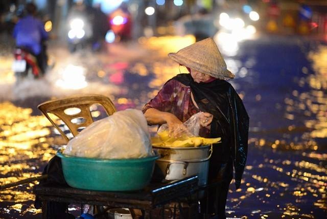 Sai Gon nhan con mua lon dau nam anh 4