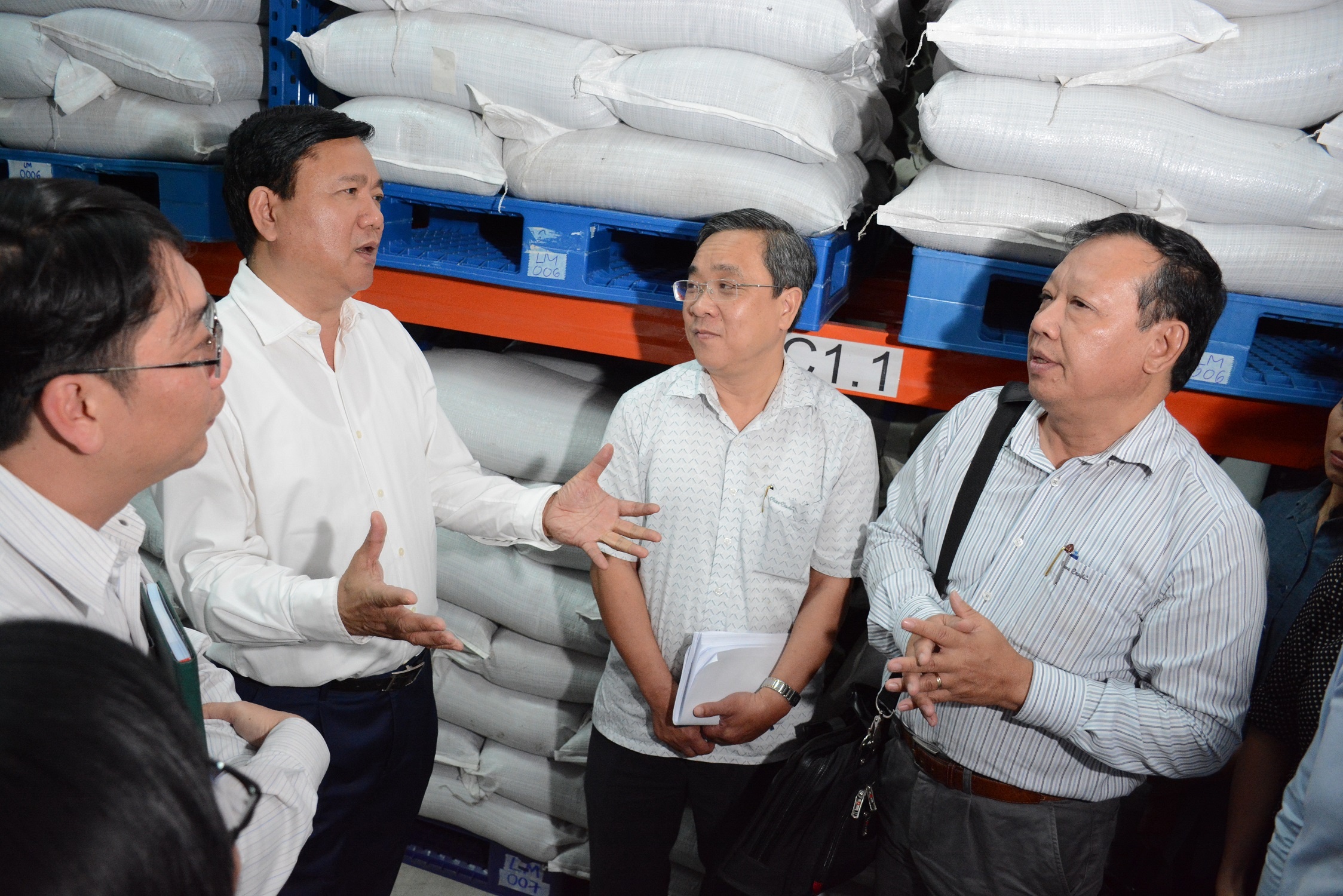 Bi thu Thang:'Cong nghe cao phai lam giau cho dan truoc' hinh anh