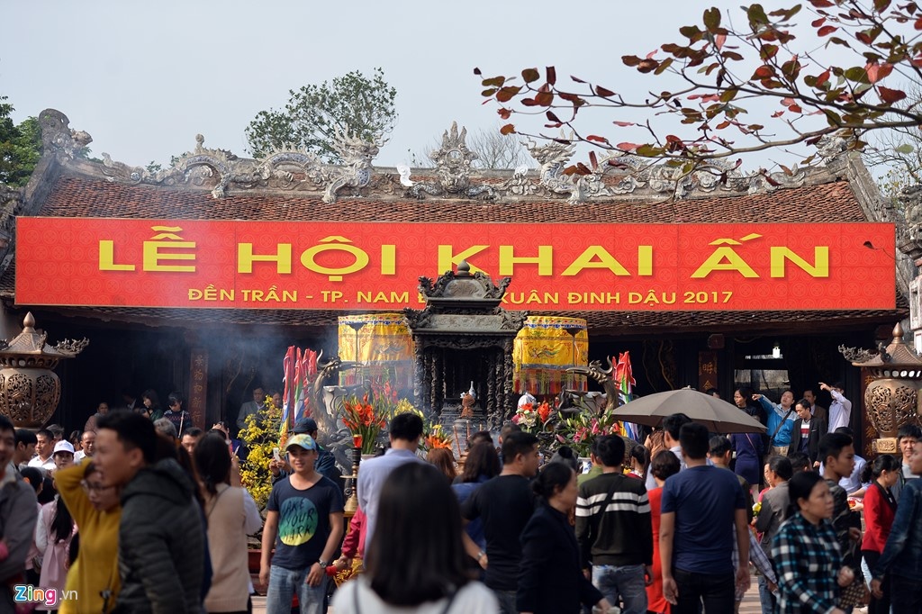 Kỷ luật cán bộ đi lễ ảnh 1 Ky luat can bo di le anh 1