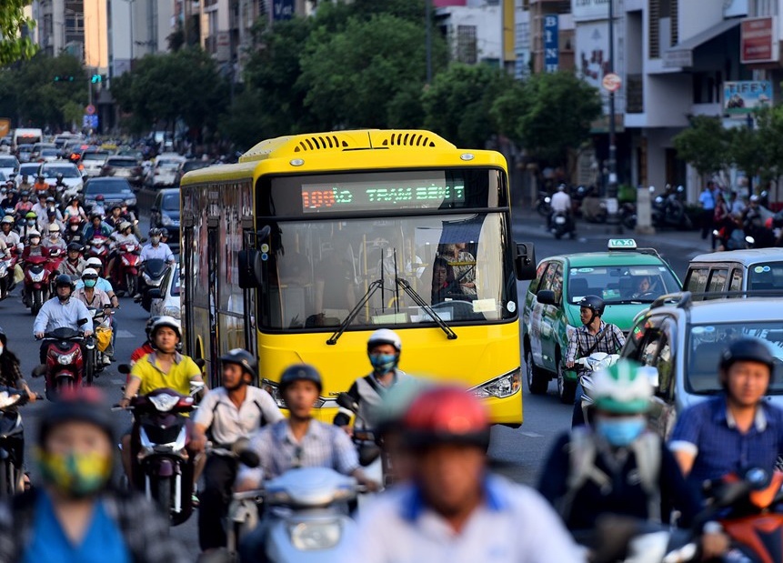 25 tuyen xe buyt thay doi lich trinh do xay ga Ben Thanh hinh anh