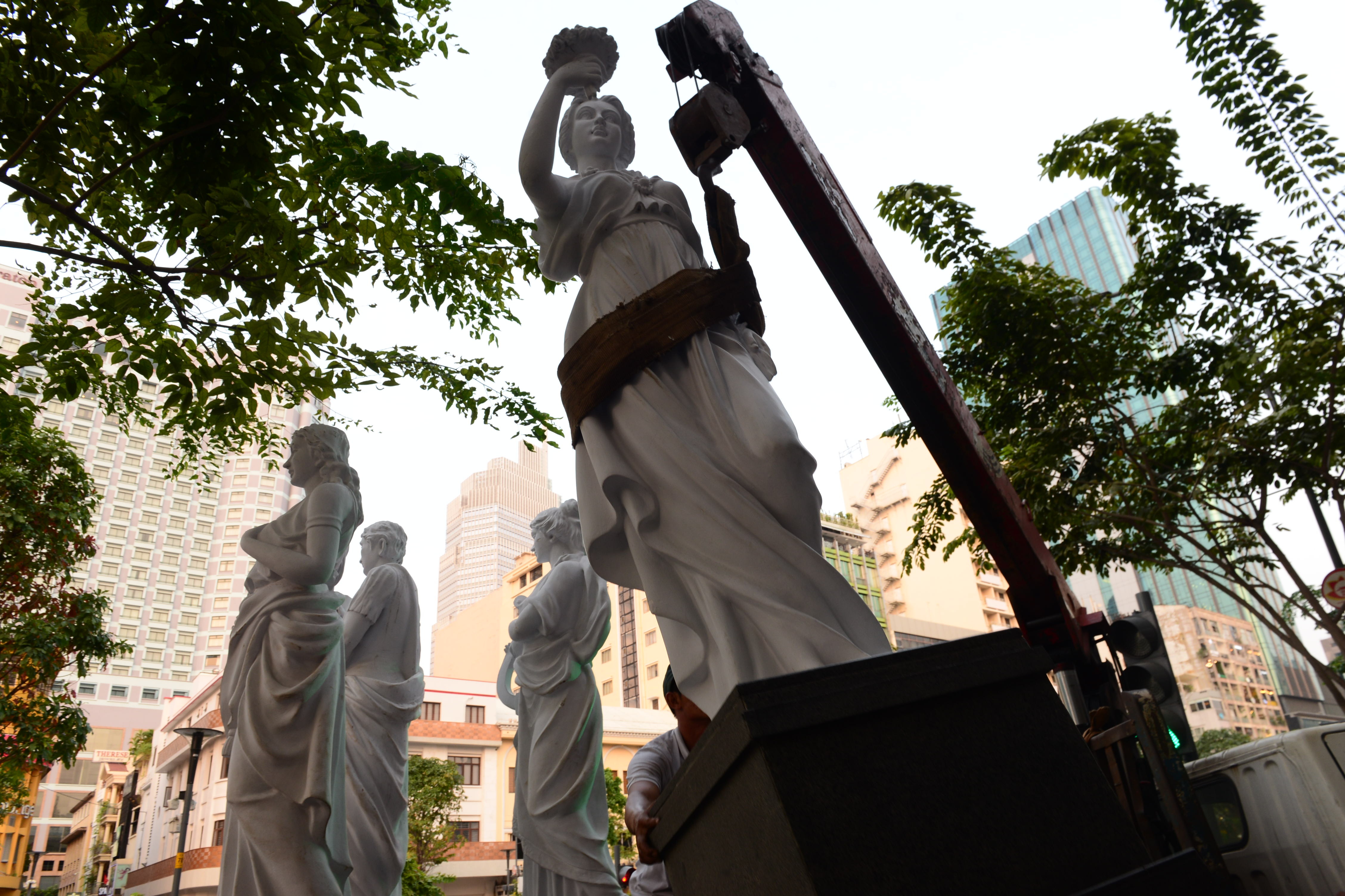 dap hang loat bo tuong anh 10