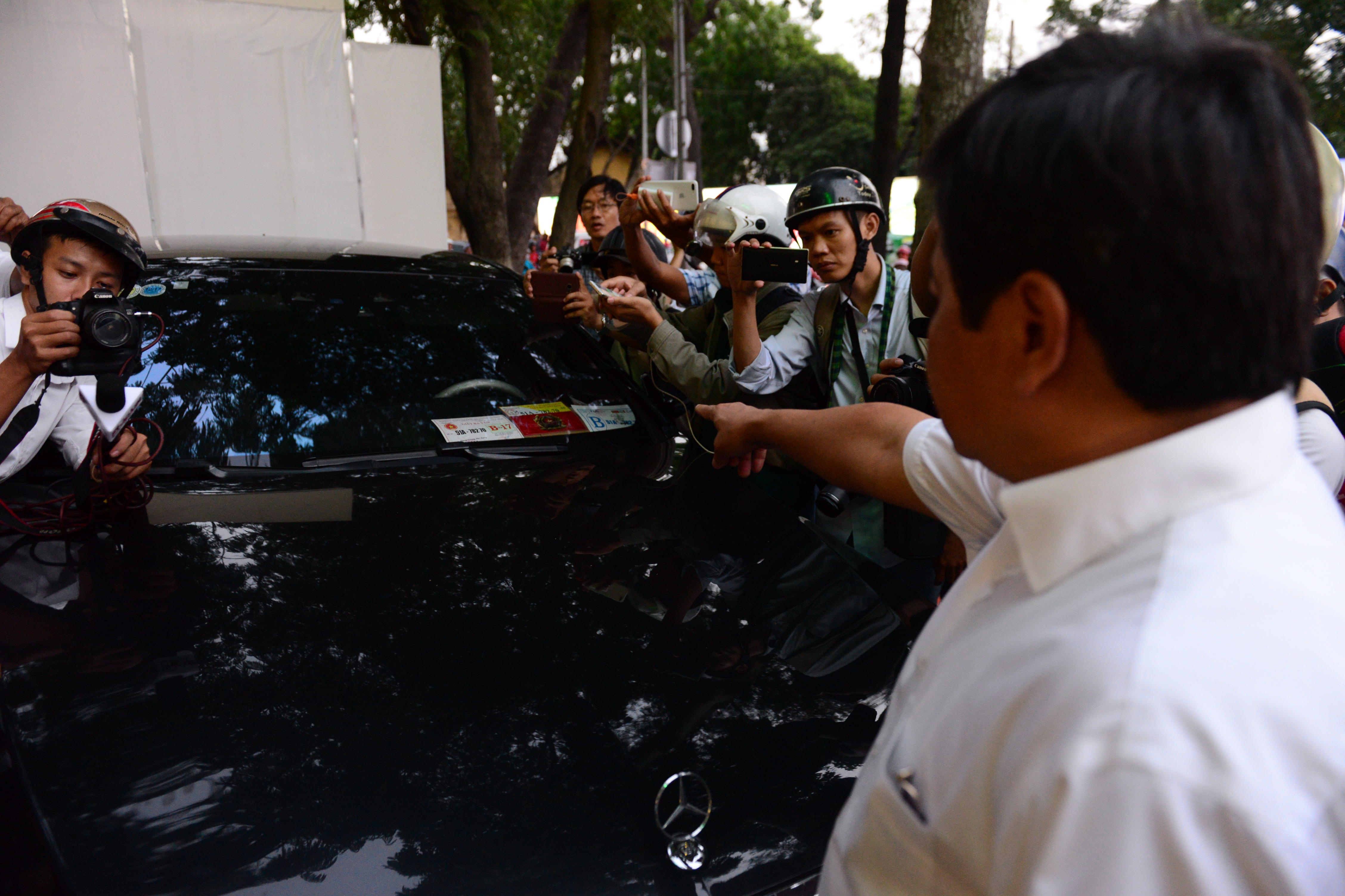 dap hang loat bo tuong anh 12