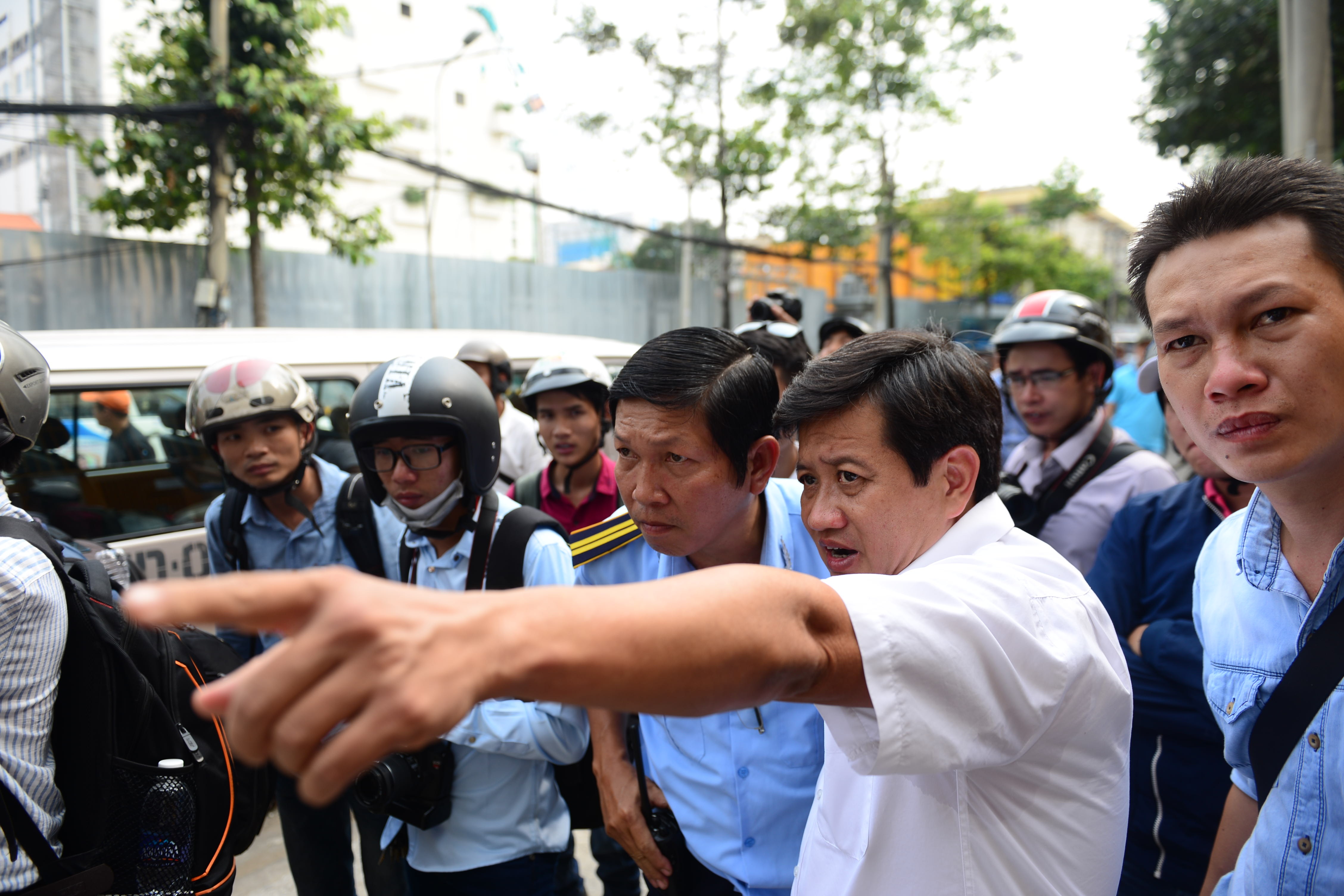 dap hang loat bo tuong anh 1