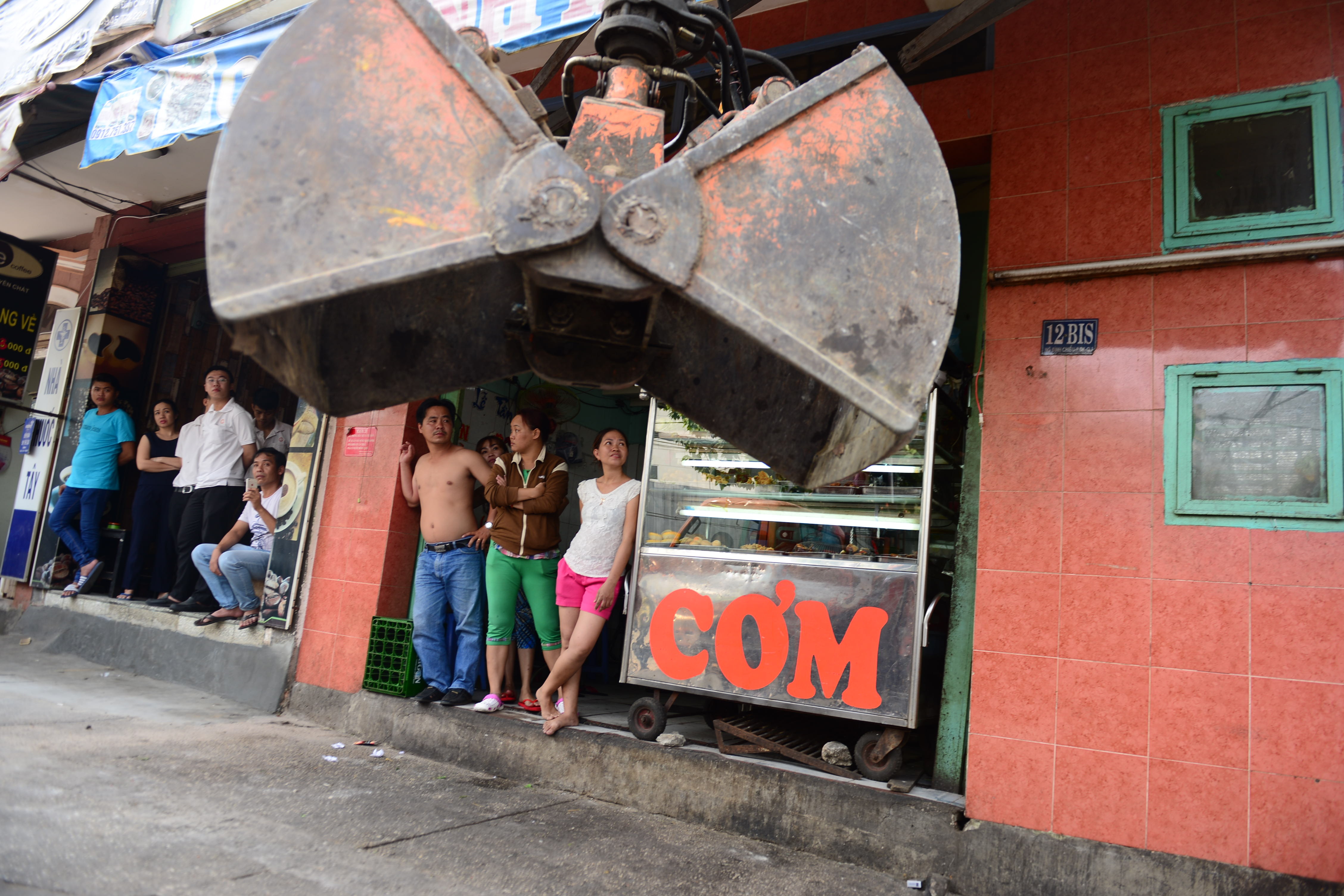 dap hang loat bo tuong anh 16