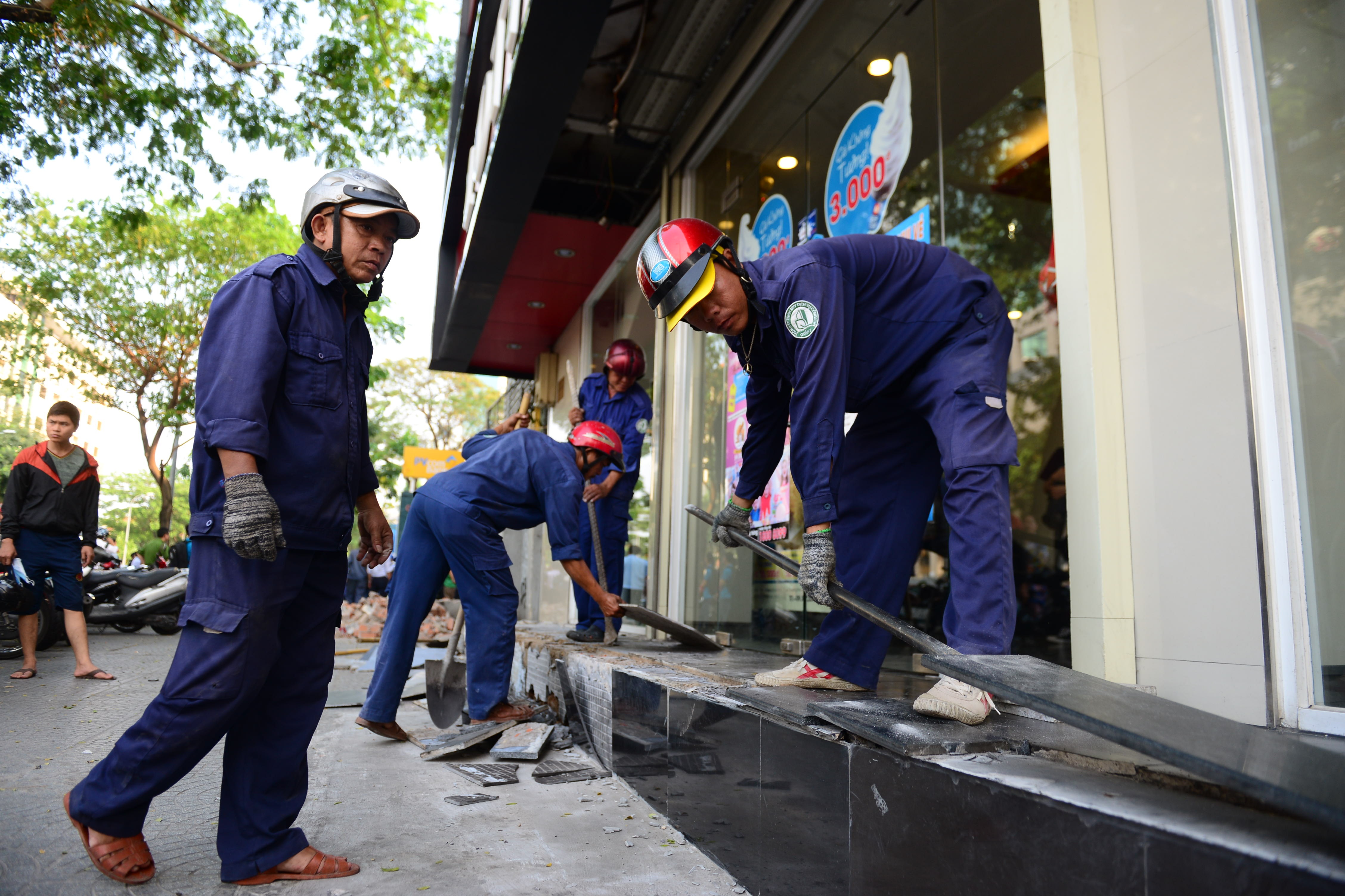 dap hang loat bo tuong anh 6