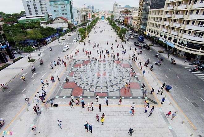 Bien TP.HCM thanh pho khong ngu anh 1