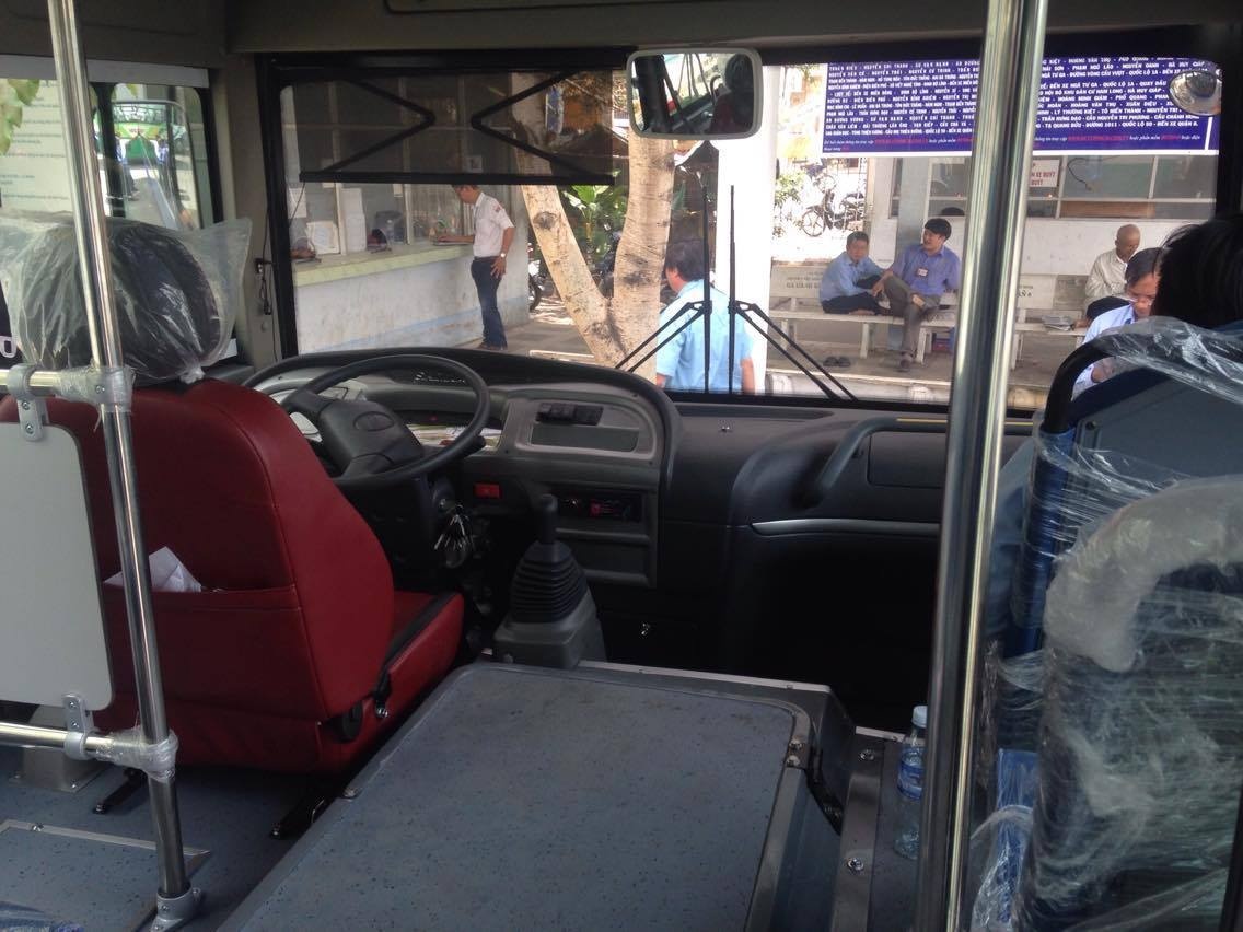 Thay moi xe buyt  so 22 sau khi hoc sinh che truoc Bi thu Thang hinh anh