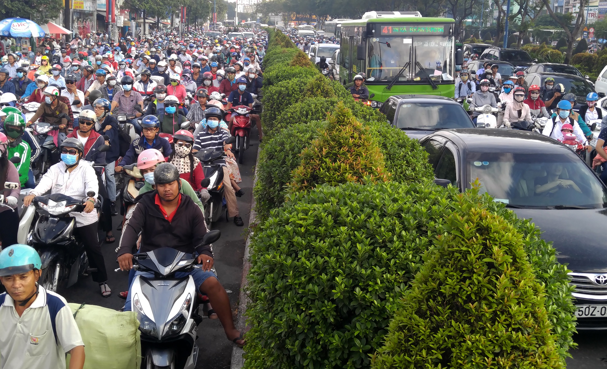 xe máy là thủ phạm kẹt xe ảnh 1 xe may la thu pham ket xe anh 1