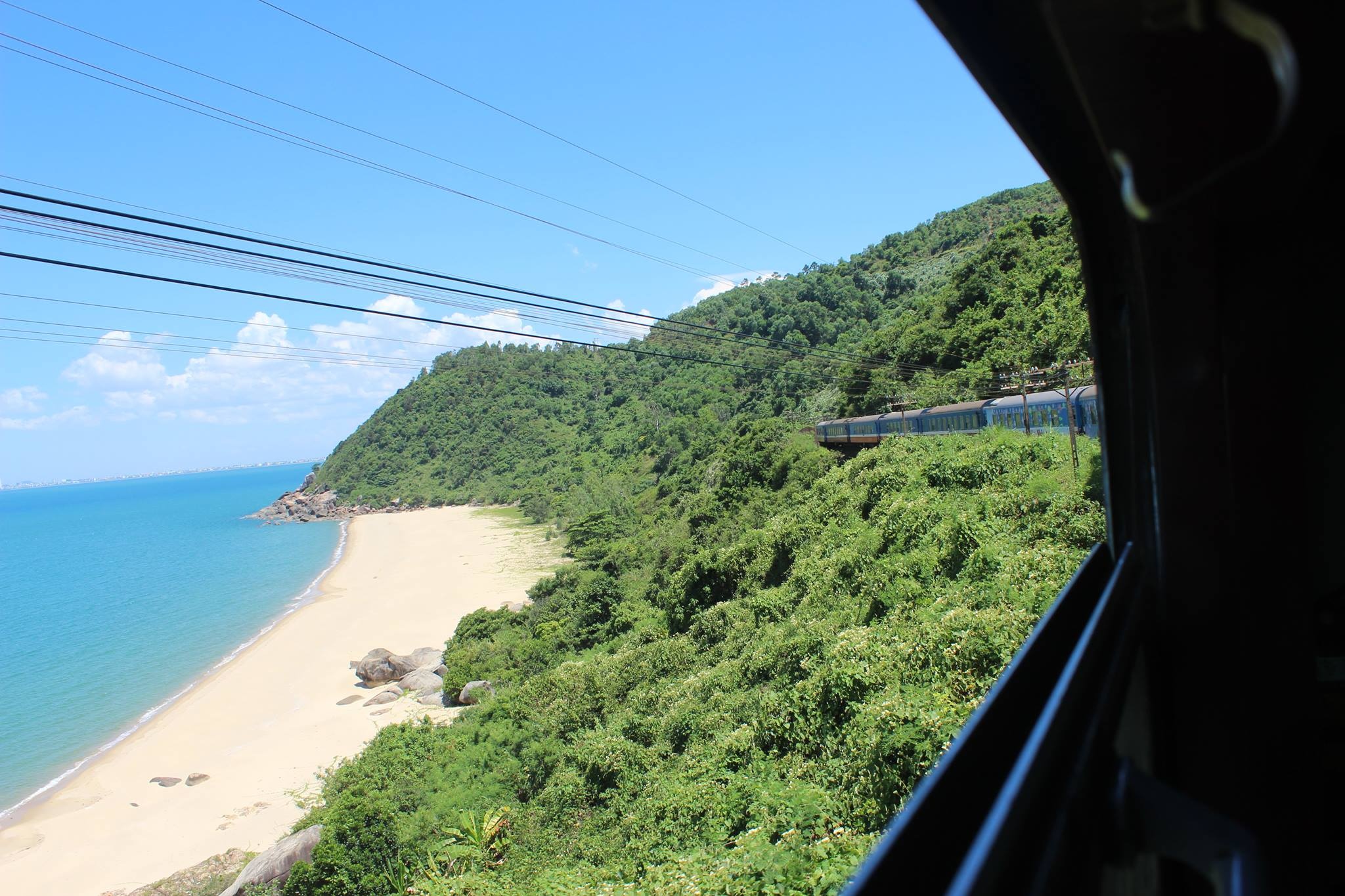 Sap co tau hoa tuyen Hue - Nha Trang hinh anh