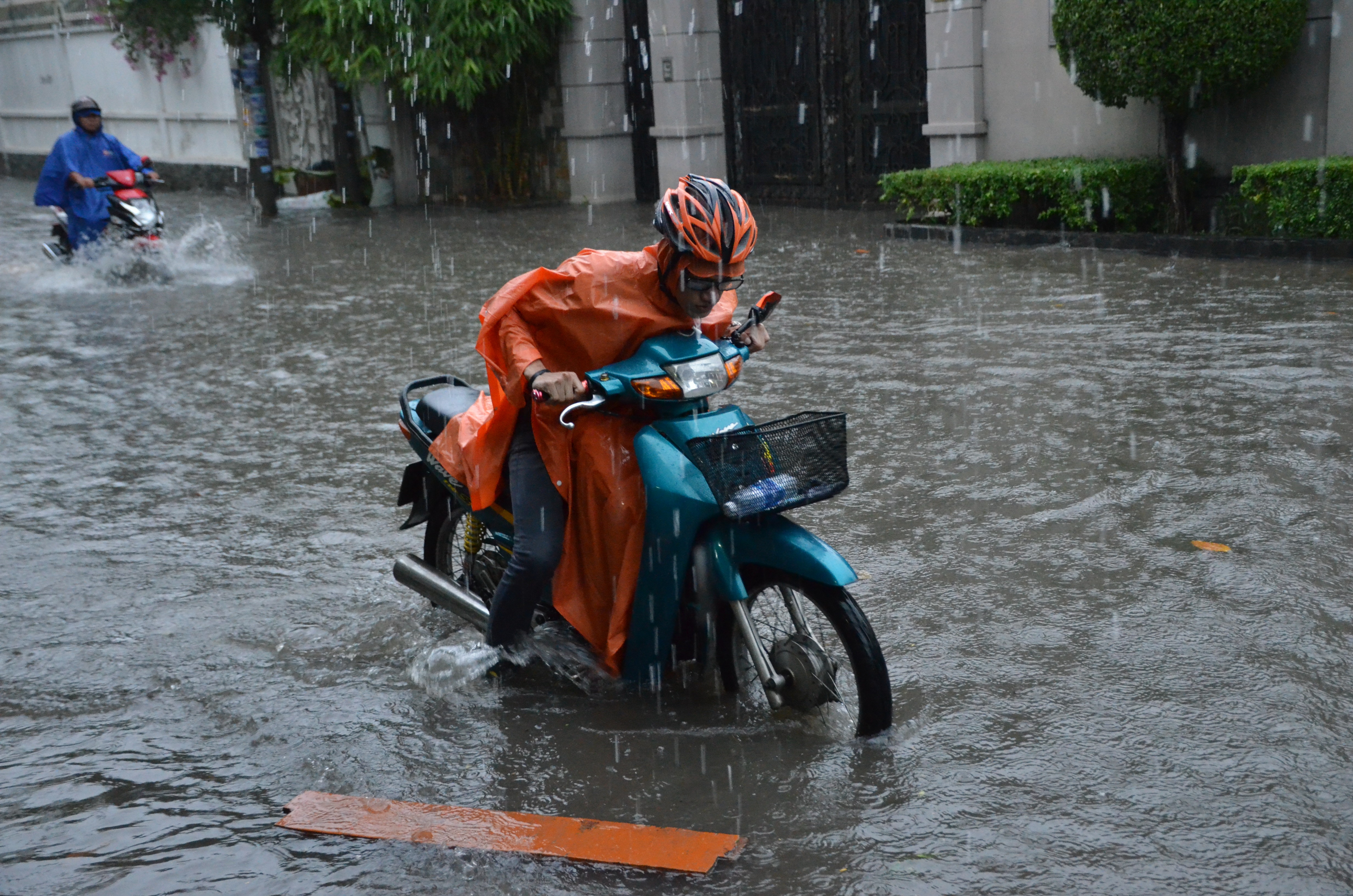 Sai Gon mua lon anh 2