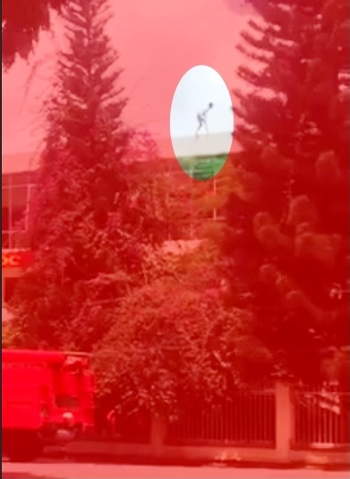 Nhay lau o tru so cong an anh 1