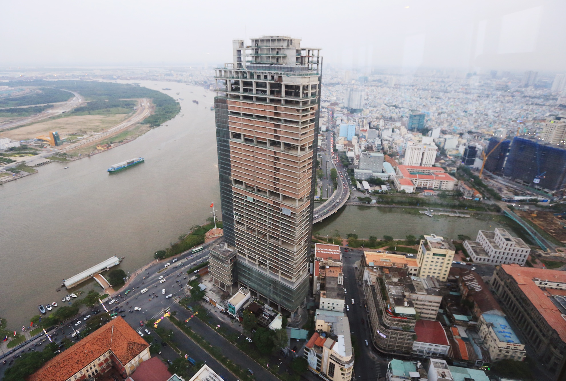 cong trinh lam xau TP anh 1