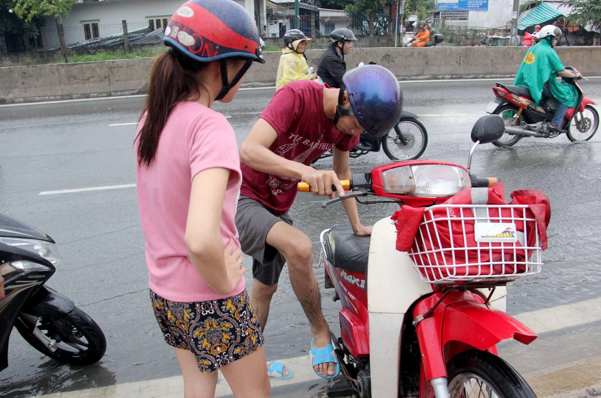 Sài Gòn mưa lớn ảnh 2 Sai Gon mua lon anh 2