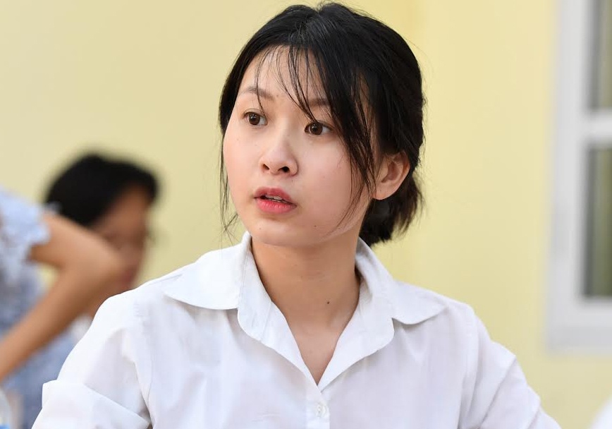Thi sinh lo lang de trac nghiem mon Toan chieu nay hinh anh