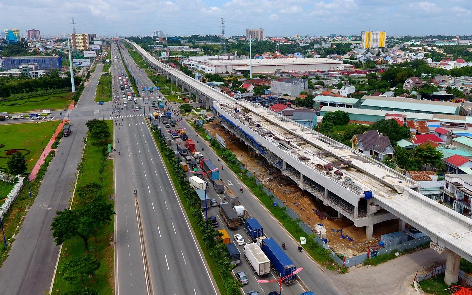 'Ha tang giao thong duong bo TP.HCM kem xa Ha Noi' hinh anh