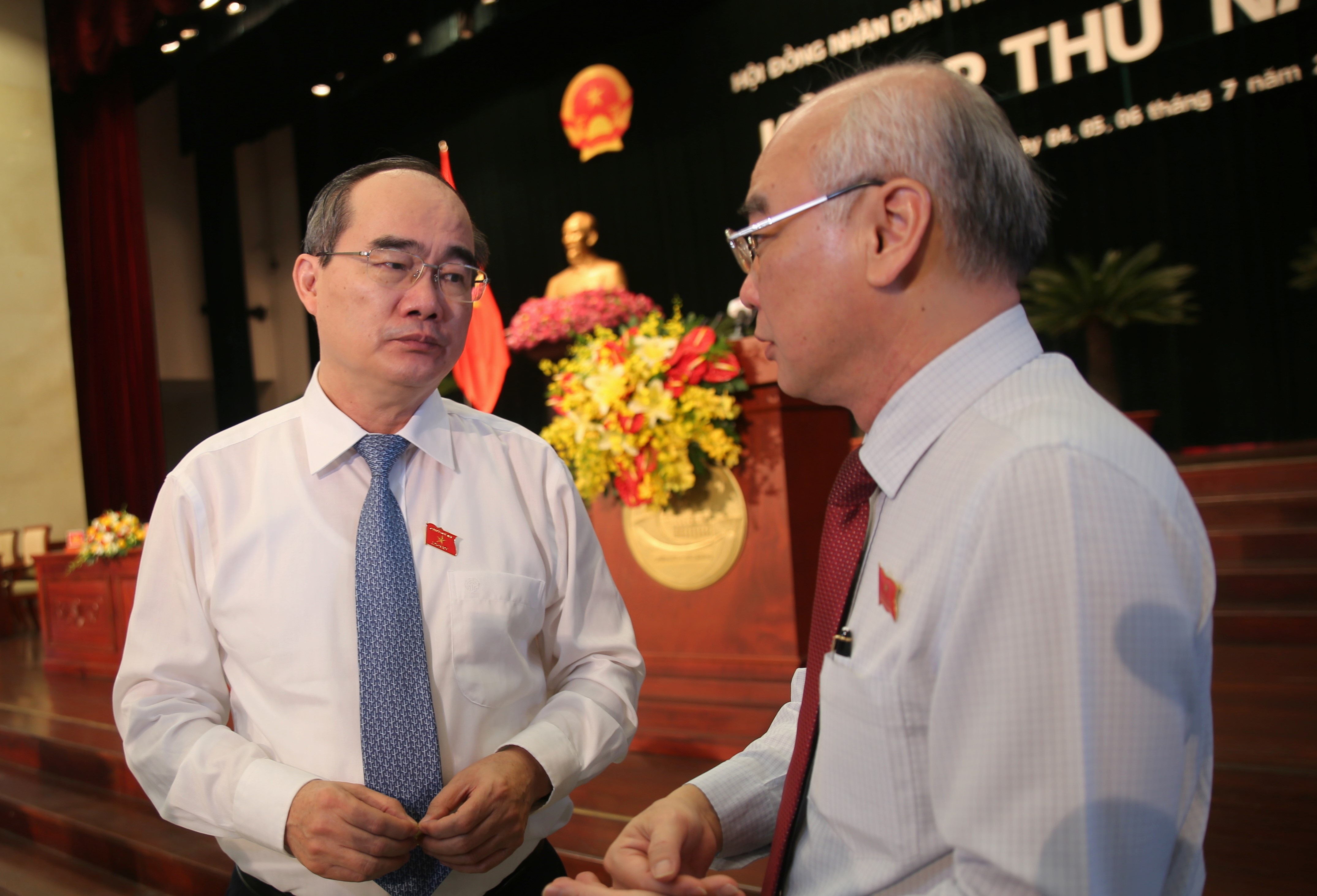 Bi thu Nguyen Thien Nhan: De nhieu thi kho, de it thi hai cho dat nuoc hinh anh