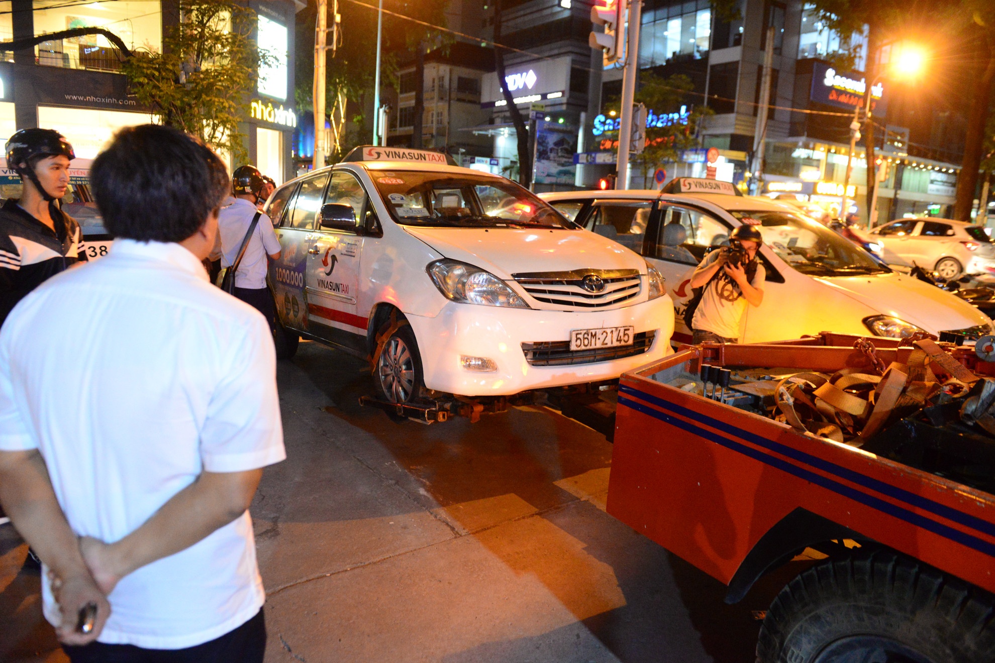 Đoàn Ngọc Hải xuống đường ảnh 1 Doan Ngoc Hai xuong duong anh 1