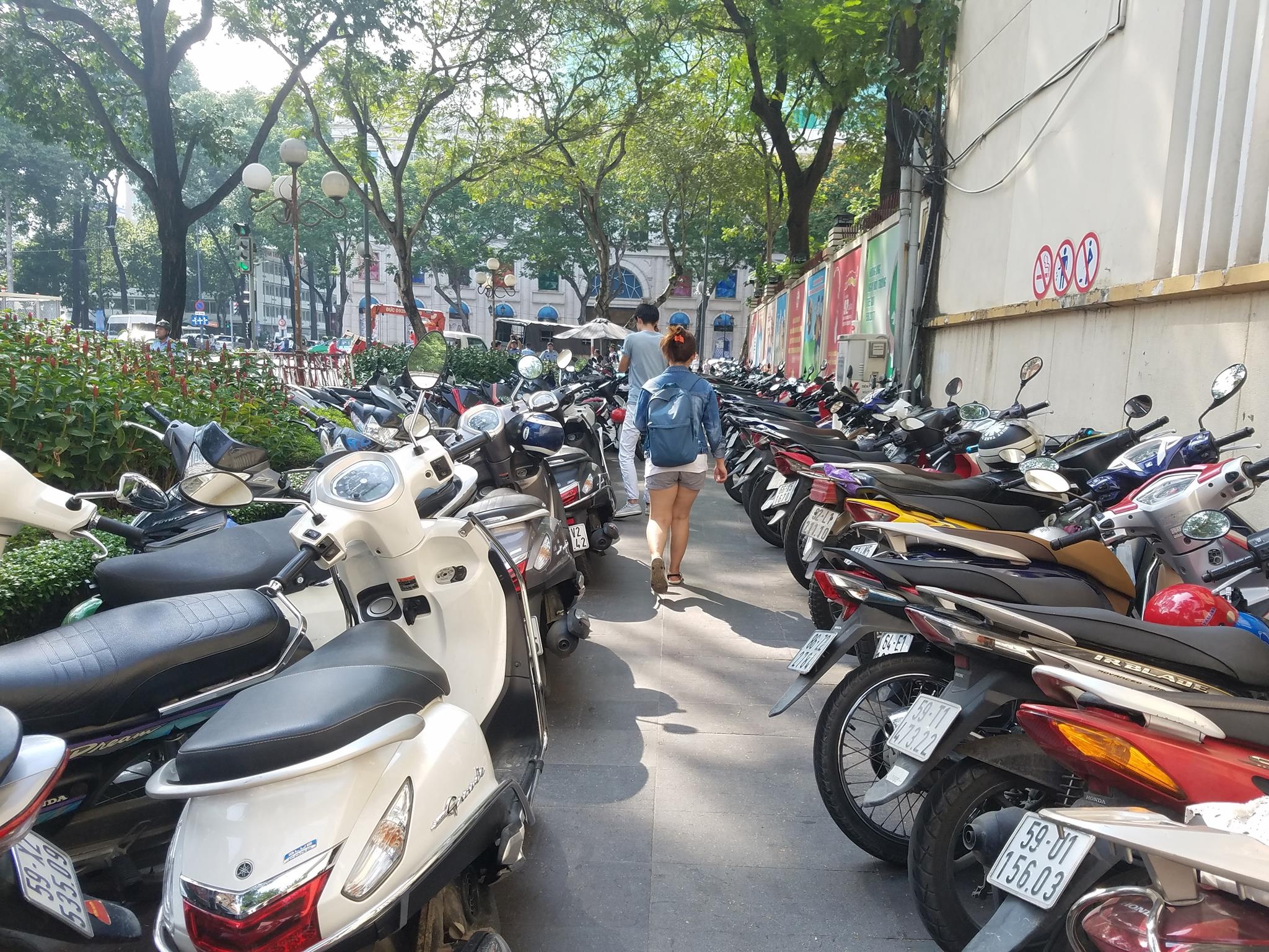 Đoàn Ngọc Hải dẹp bãi xe đường sách ảnh 2 Doan Ngoc Hai dep bai xe duong sach anh 2