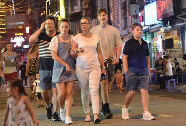 Khai truong pho di bo Bui Vien vao ngay 20/8 hinh anh