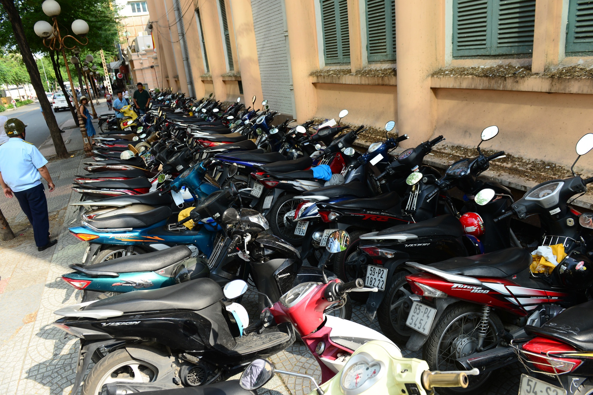 Ong Doan Ngoc Hai quyet dinh dep bai xe canh UBND quan 1 hinh anh