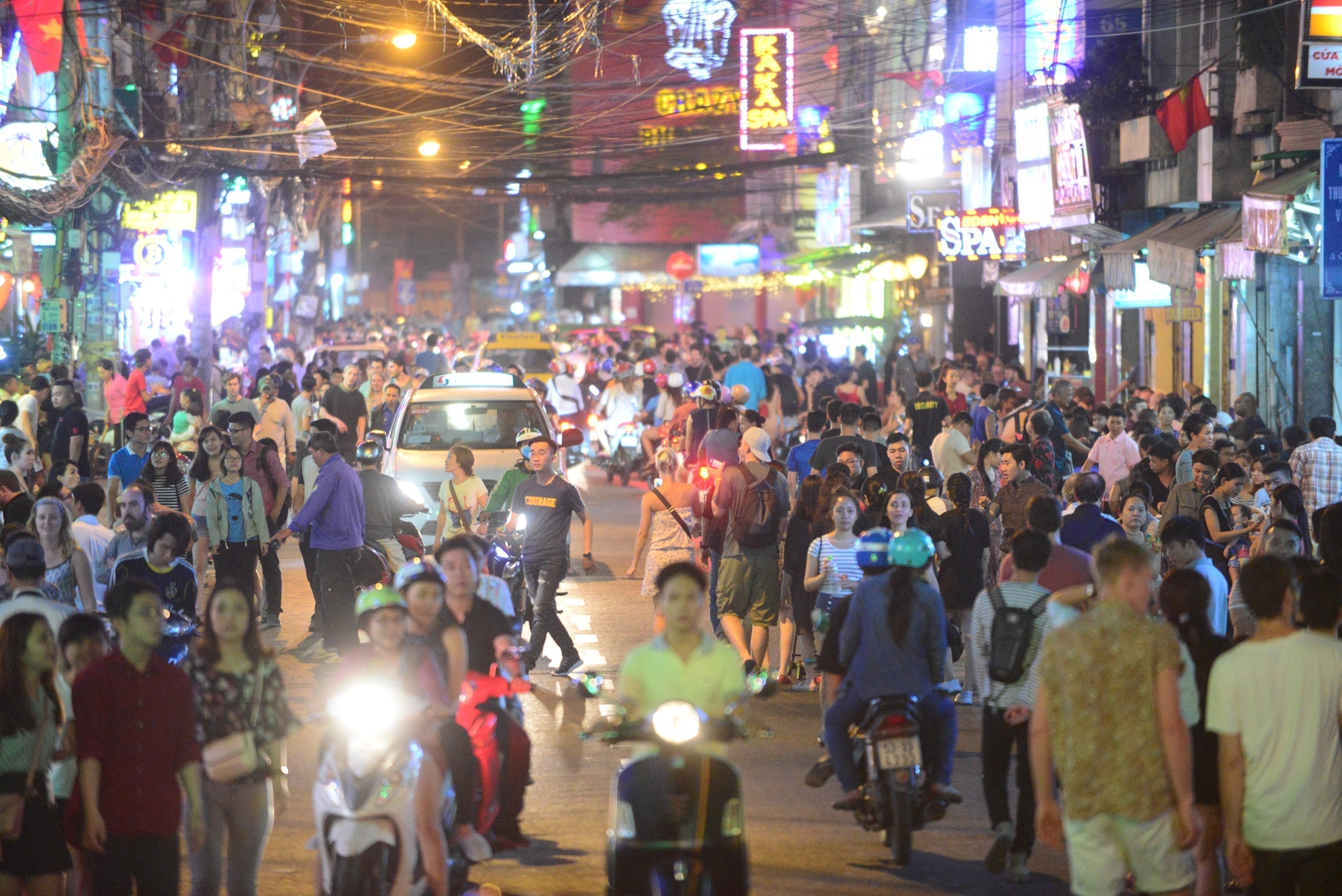 Phố đi bộ Bùi Viện khai trương ảnh 2 Pho di bo Bui Vien khai truong anh 2