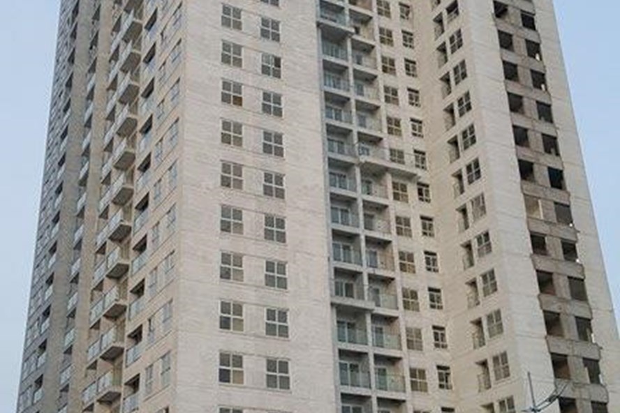 Roi tu tang 7 xuong dat, 3 cong nhan tu vong hinh anh