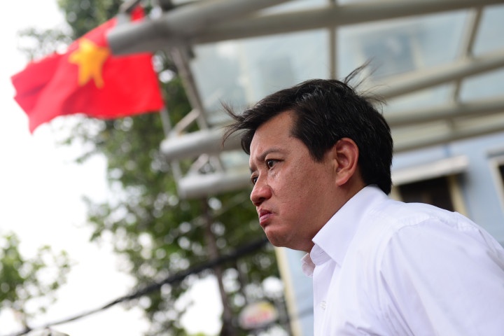 Ong Doan Ngoc Hai di lap lai trat tu via he tu 5h30 sang hinh anh